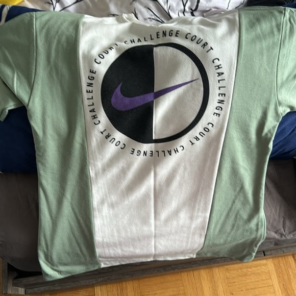 nike T-shirt - Picture 2 of 2